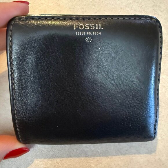 Fossil Logan Leather Small RFID Bifold Wallet - Picture 1 of 5